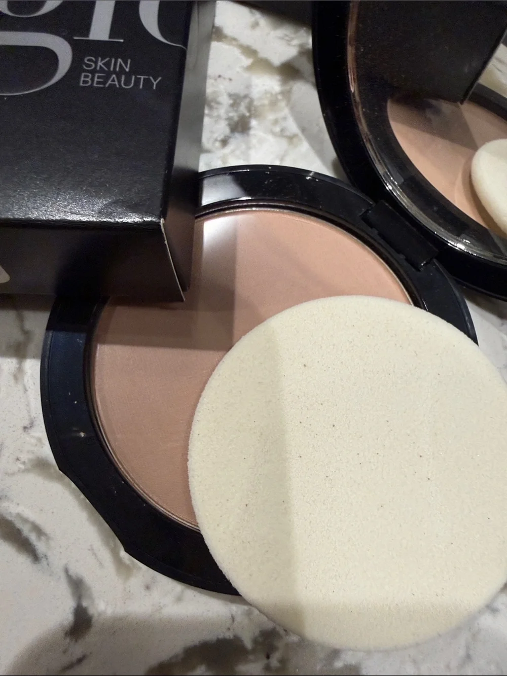 Glo Skin Beauty Pressed Powder Compact - Natural Dark